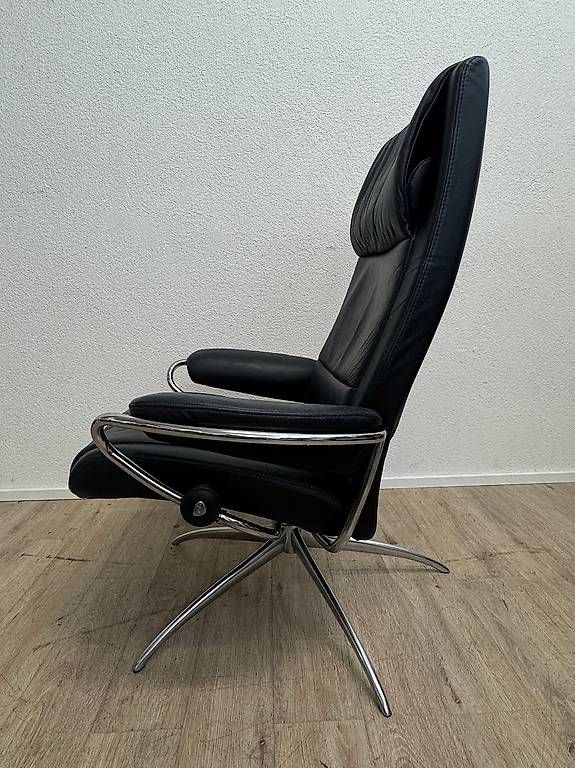 Stressless Sessel: Stressless Relaxsessel Echtleder mit Hocker und Chromfuss – Gebraucht aus Obernau von Arche_Noah_Brocki 3