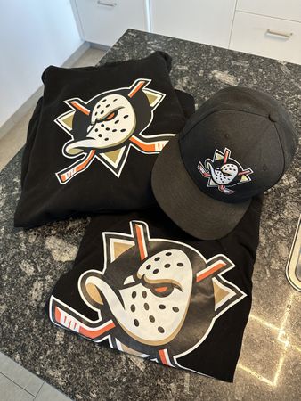 Anaheim Ducks Fan Set / Hoodie Shirt und Cap XXL