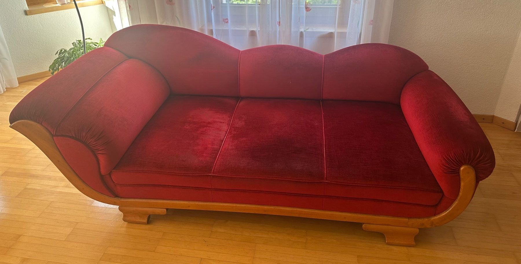 Sofas: Rotes Samt-Sofa – Gebraucht aus Stein am Rhein von Soenke01 2