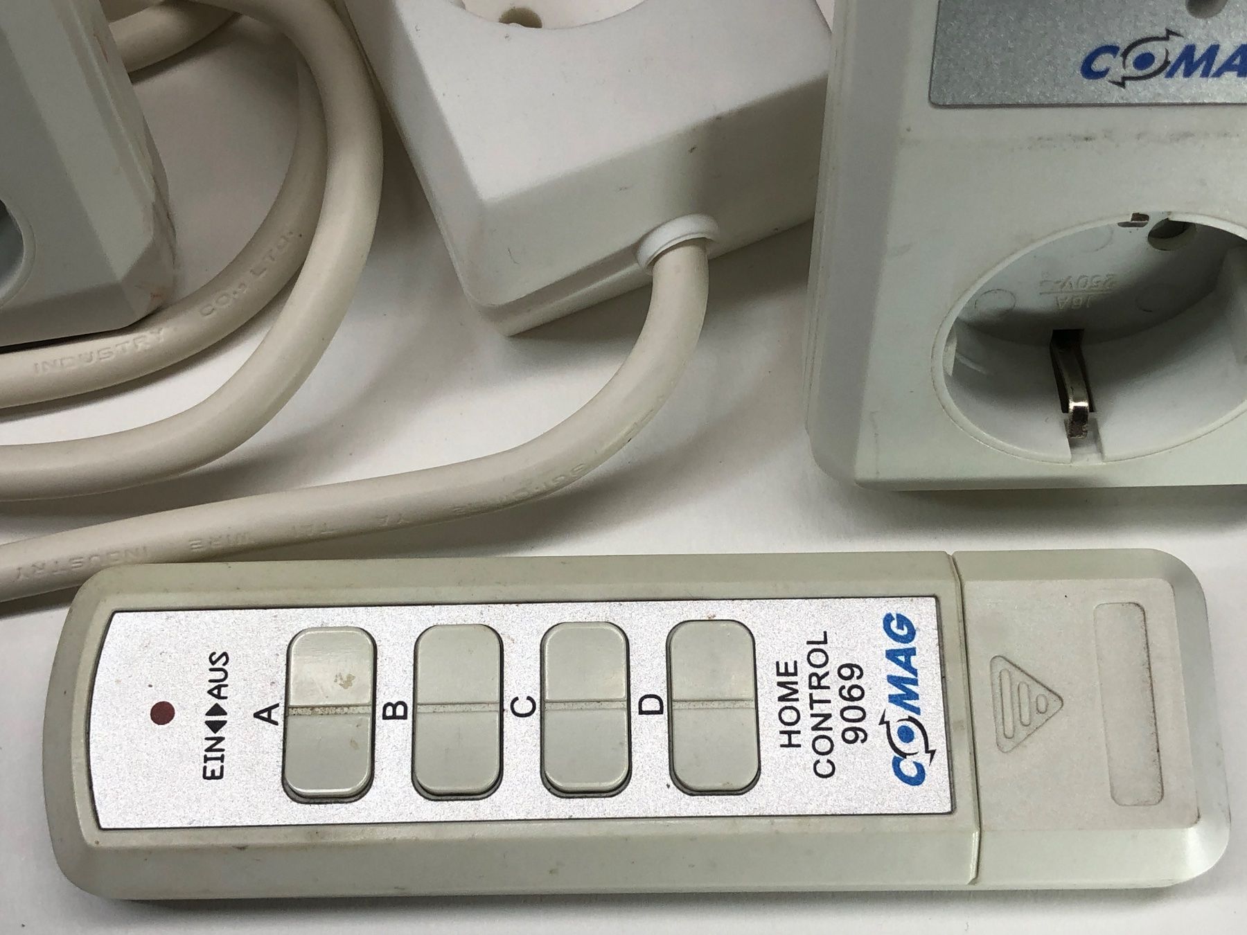 Interruttori: Funkschalter Set / 1 Sender + 2 Empfänger / Schuko DE – Usato da Bergdietikon venduto da Garak 2