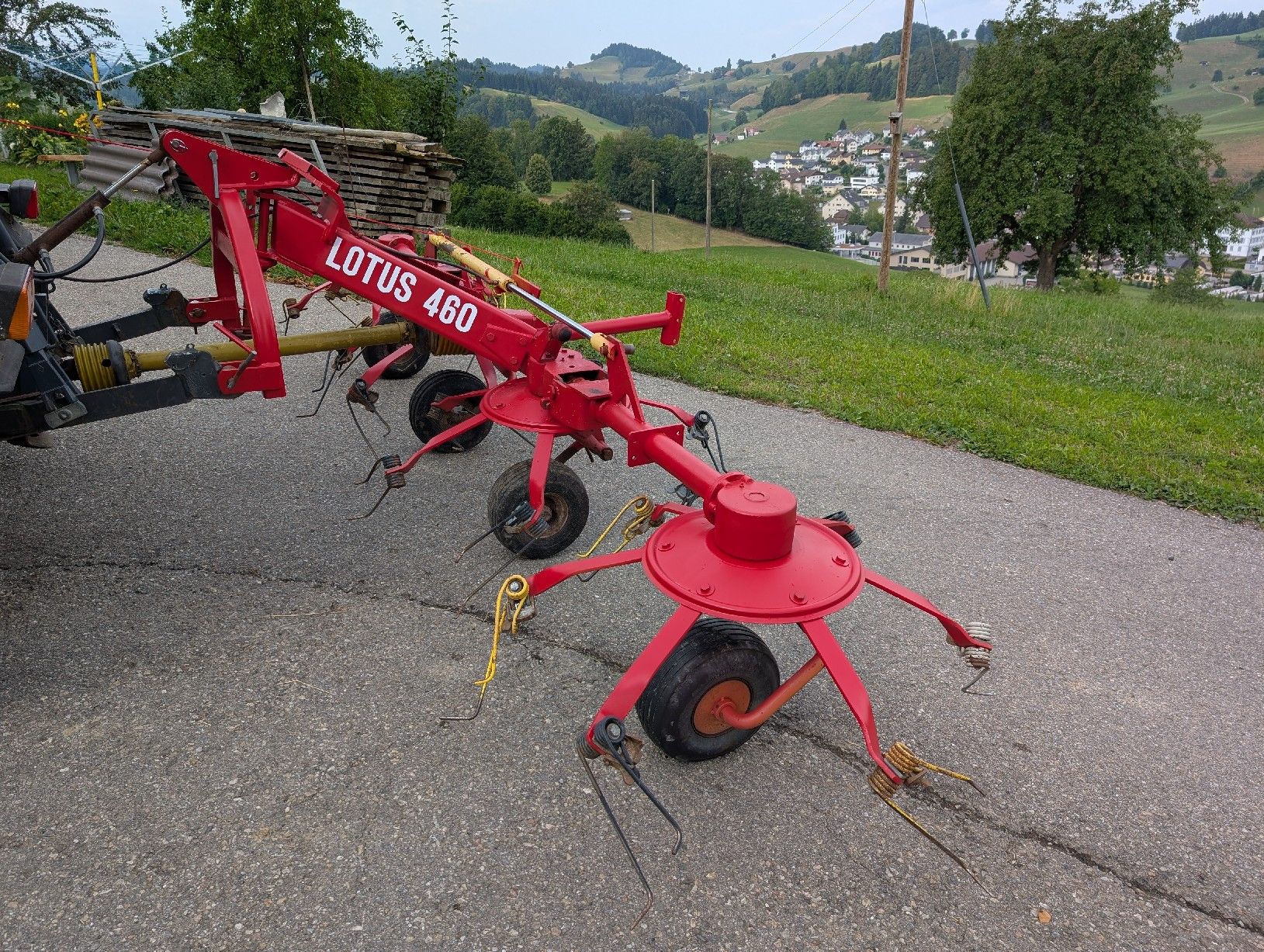 Lely Tutte le macchine: Lely Lotus 460 Kreiselheuer Kreisler – Usato da Hergiswil LU venduto da BB396 2
