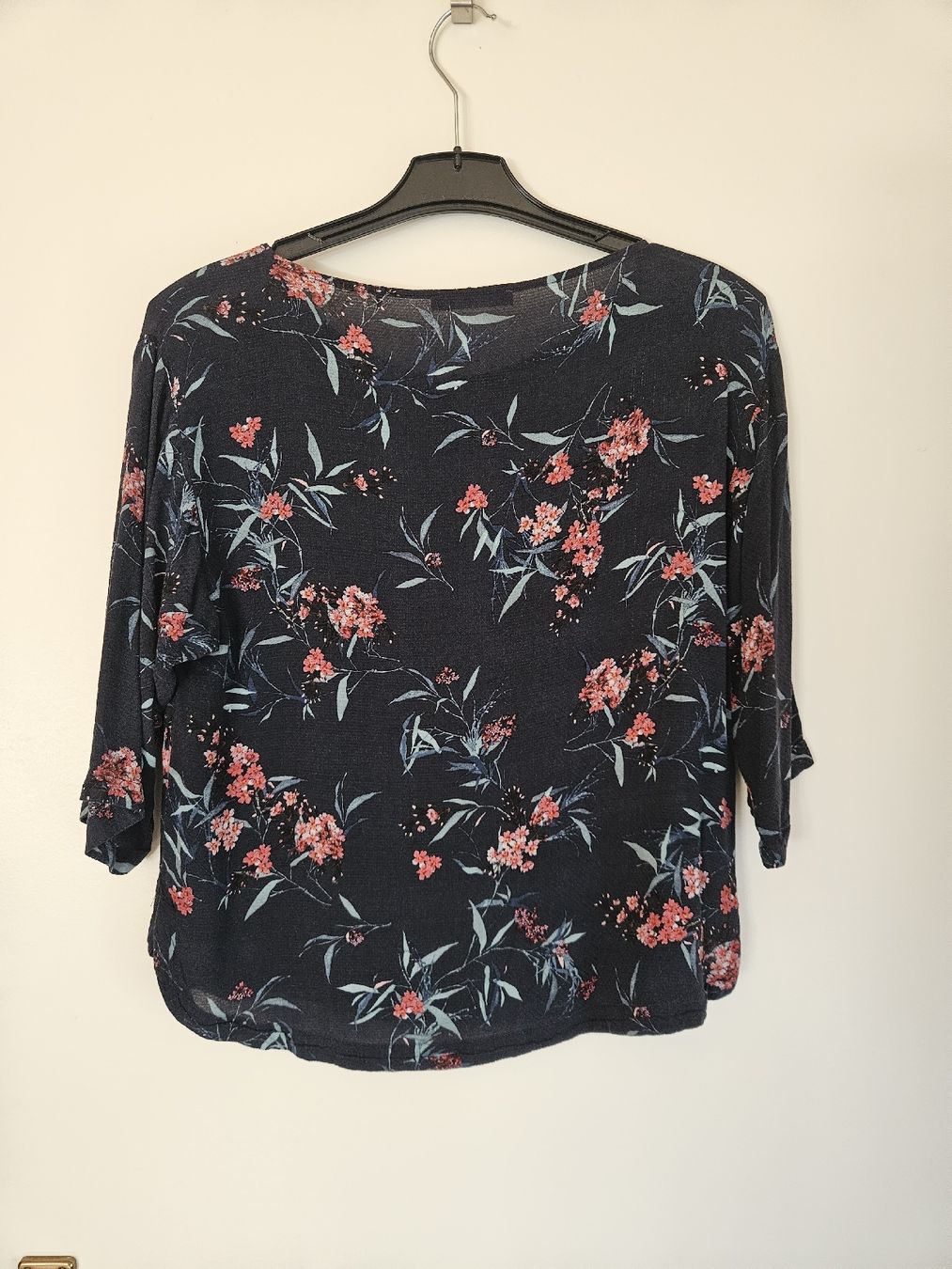Esprit Blusen: Damen Bluse Esprit dunkelblau mit Blumenmuster – Gebraucht aus Ebikon von SecondChance_byM 1