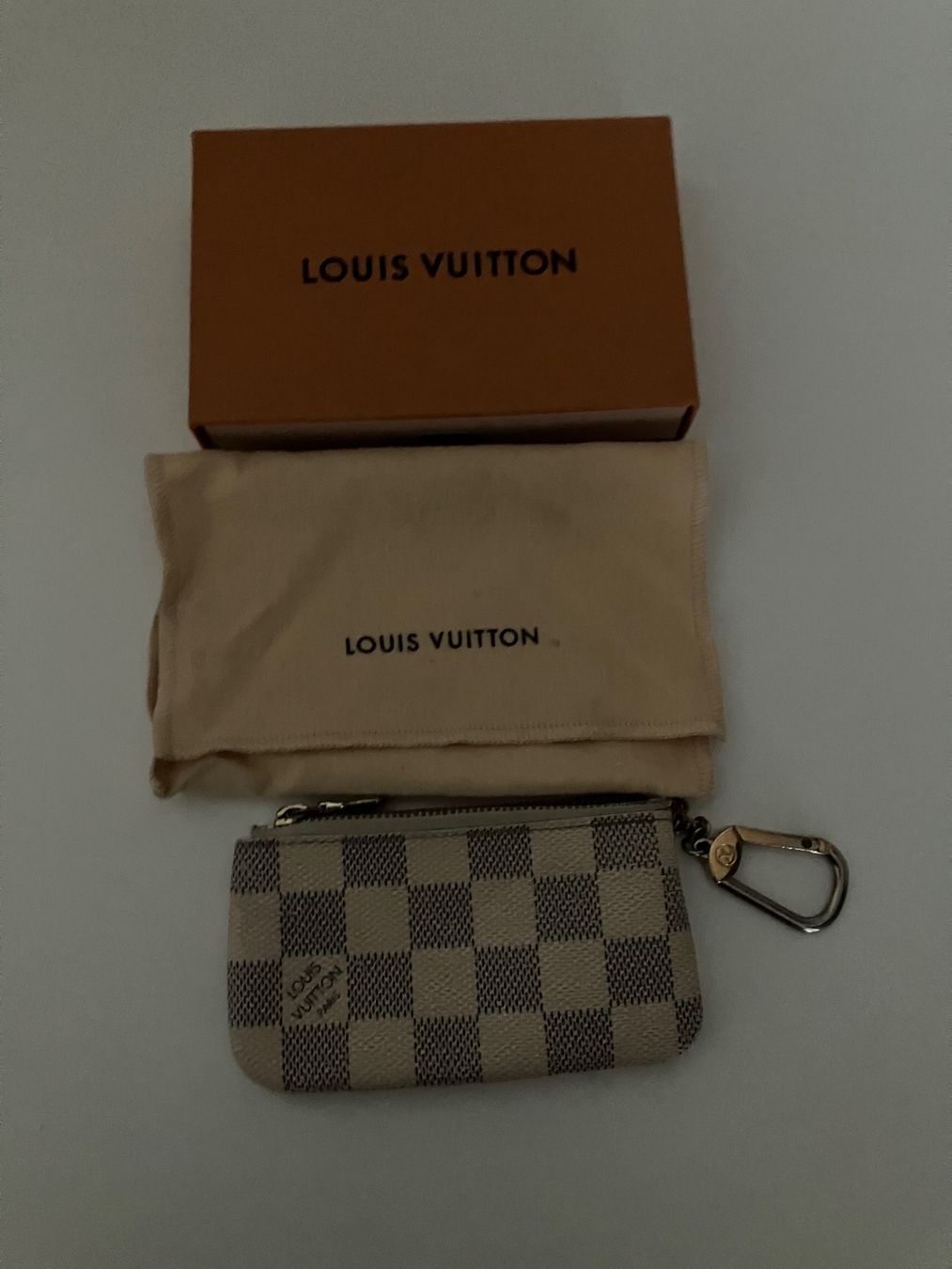 Louis Vuitton Portachiavi: Louis Vuitton Schlüssel Anhänger – Usato da Spreitenbach venduto da schwarzerhase70
