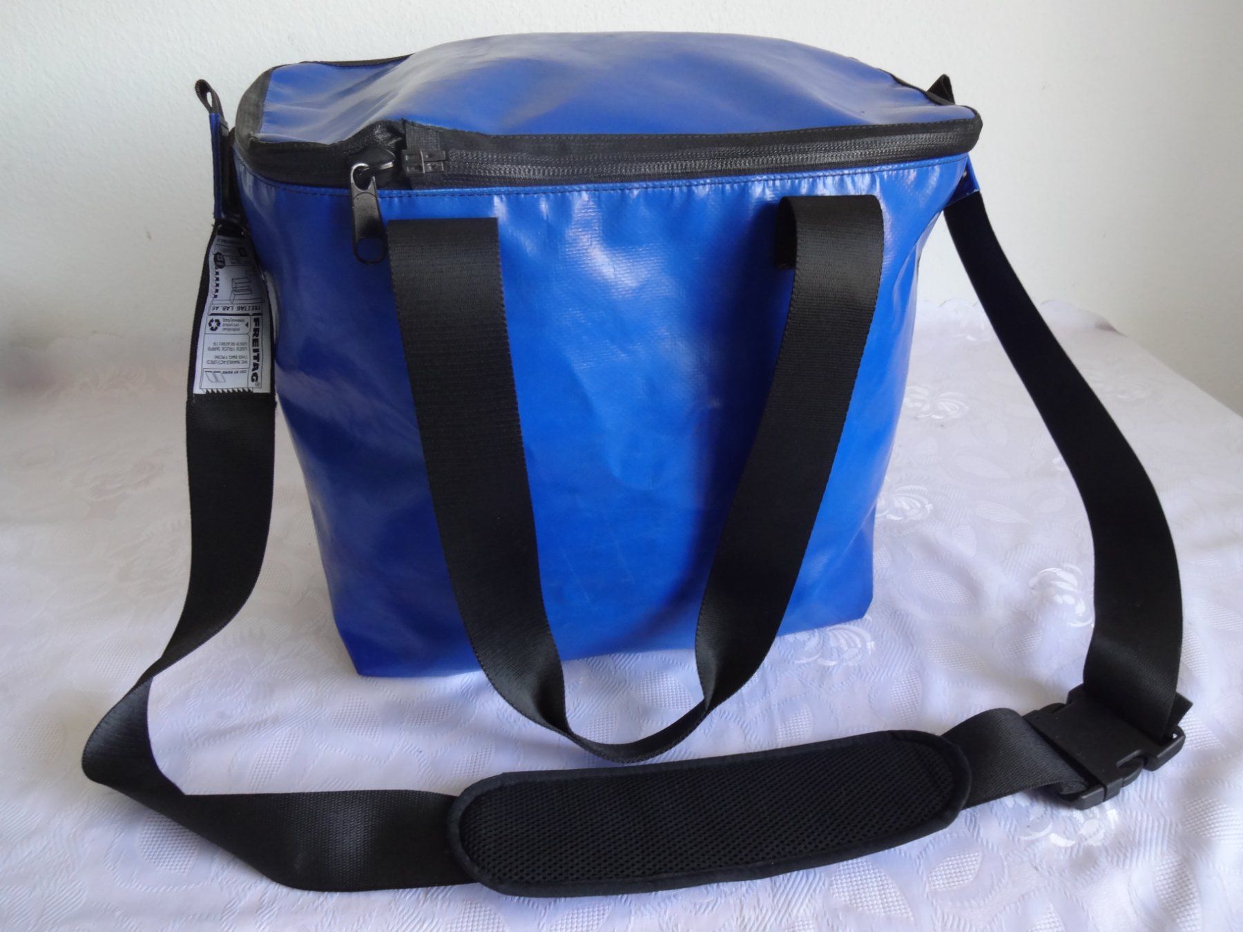 Freitag Sacs: """ FREITAG A384 """" Hand oder Umhängetasche – D'occasion à Frauenfeld par rey06 4
