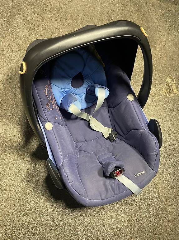 Seggiolini per auto: Maxi-Cosi Pebble inkl. ISOFIX Basisstation – Usato da Siglistorf venduto da nin_gl2p 1