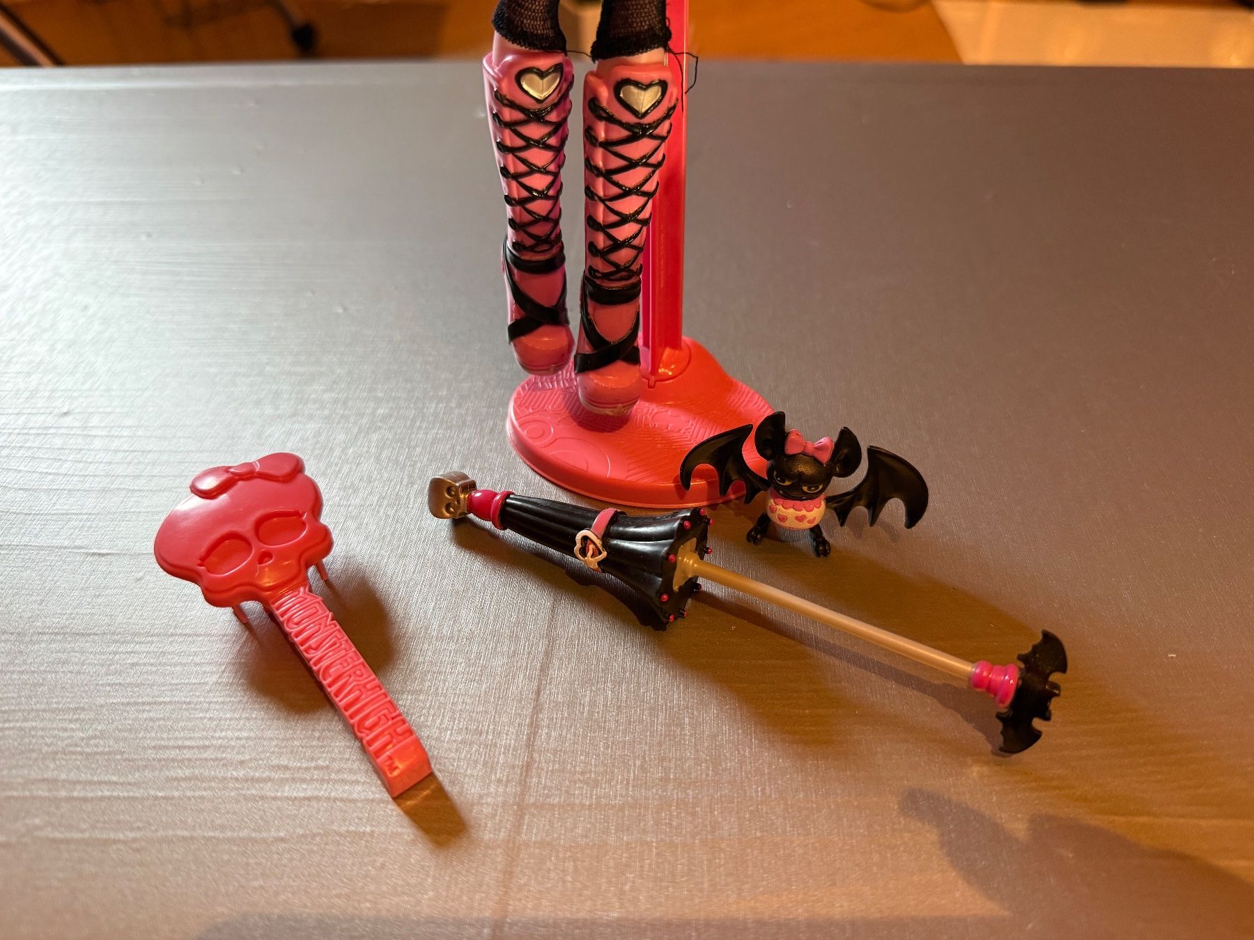 Poupées: Monster High Draculaura Basic / Wave 1 – D'occasion à Fribourg par leaahrm 2