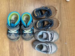 3 pairs of boy shoes size 20-21