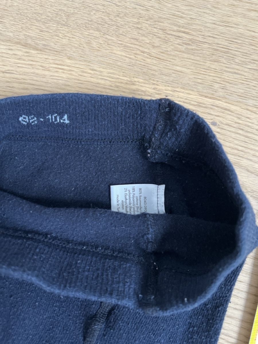Calze & Collant: dunkelblaue Strumpfhose, Gr. 98-104 – Usato da Oensingen venduto da katepe 1