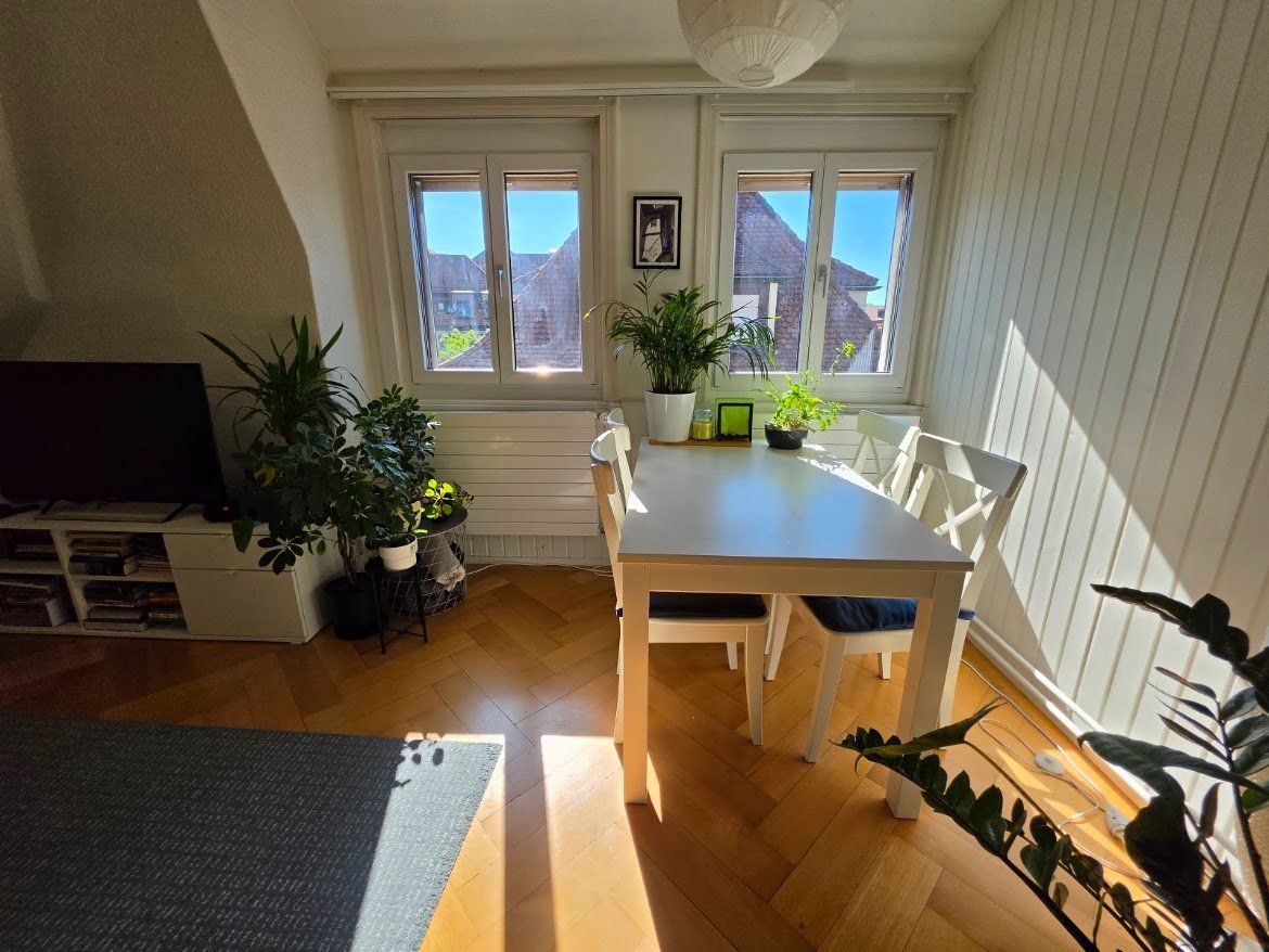 Ikea Tavoli: VIHALS  Extendable table, white, 120/180x74 cm – Usato da Zürich venduto da fel_h59f 2
