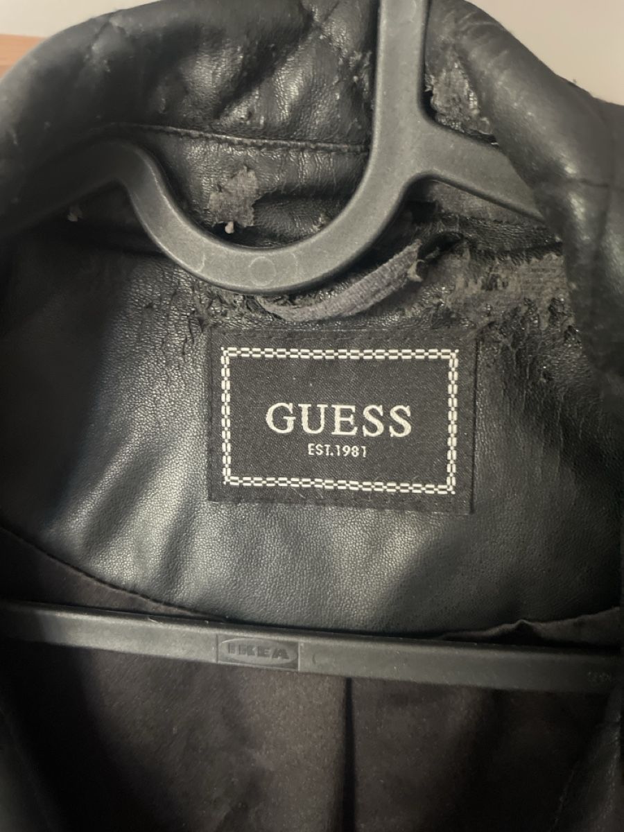 Guess Giacche: GUESS Bikerjacke schwarz gesteppt Gold Gr.S – Usato da Zollikon venduto da Kimberly02 1
