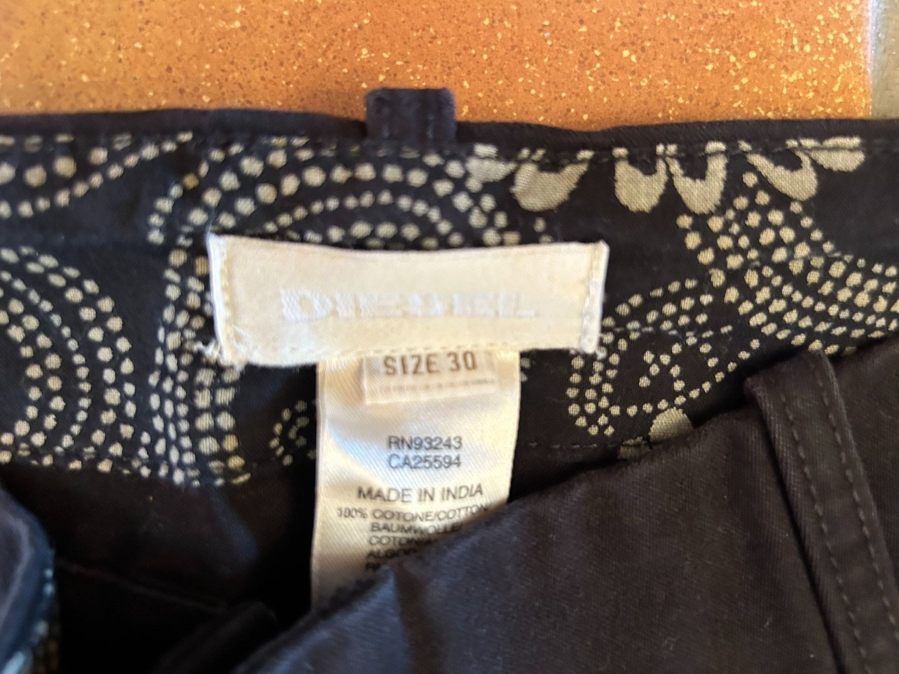 Diesel Pantaloni: Classic black cotton DIESEL trousers – Nuovo (secondo la descrizione) da Zürich venduto da aygo_a 2