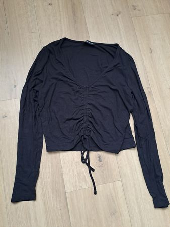 Schwarzes Crop Top mit langen Ärmeln, Grösse M (Gr. 40/42)