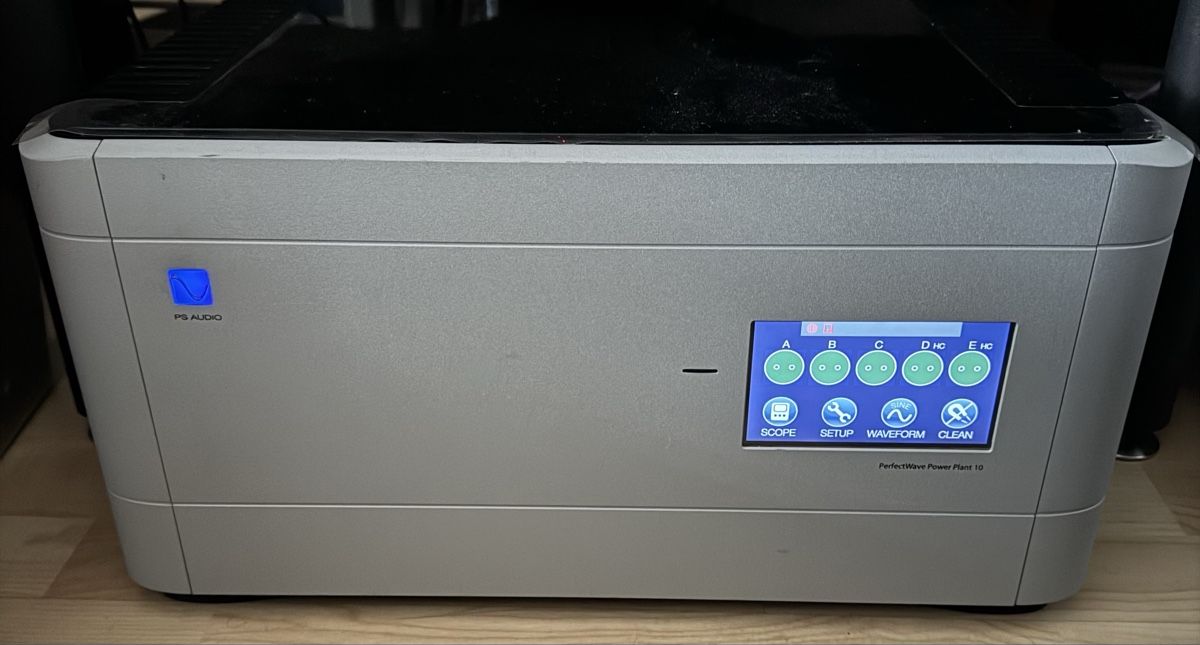 PS Audio Amplificatori: PS Audio PerfectWave Power Plant P10 AC Regenerator – Usato da Staad SG venduto da Gnuerpf