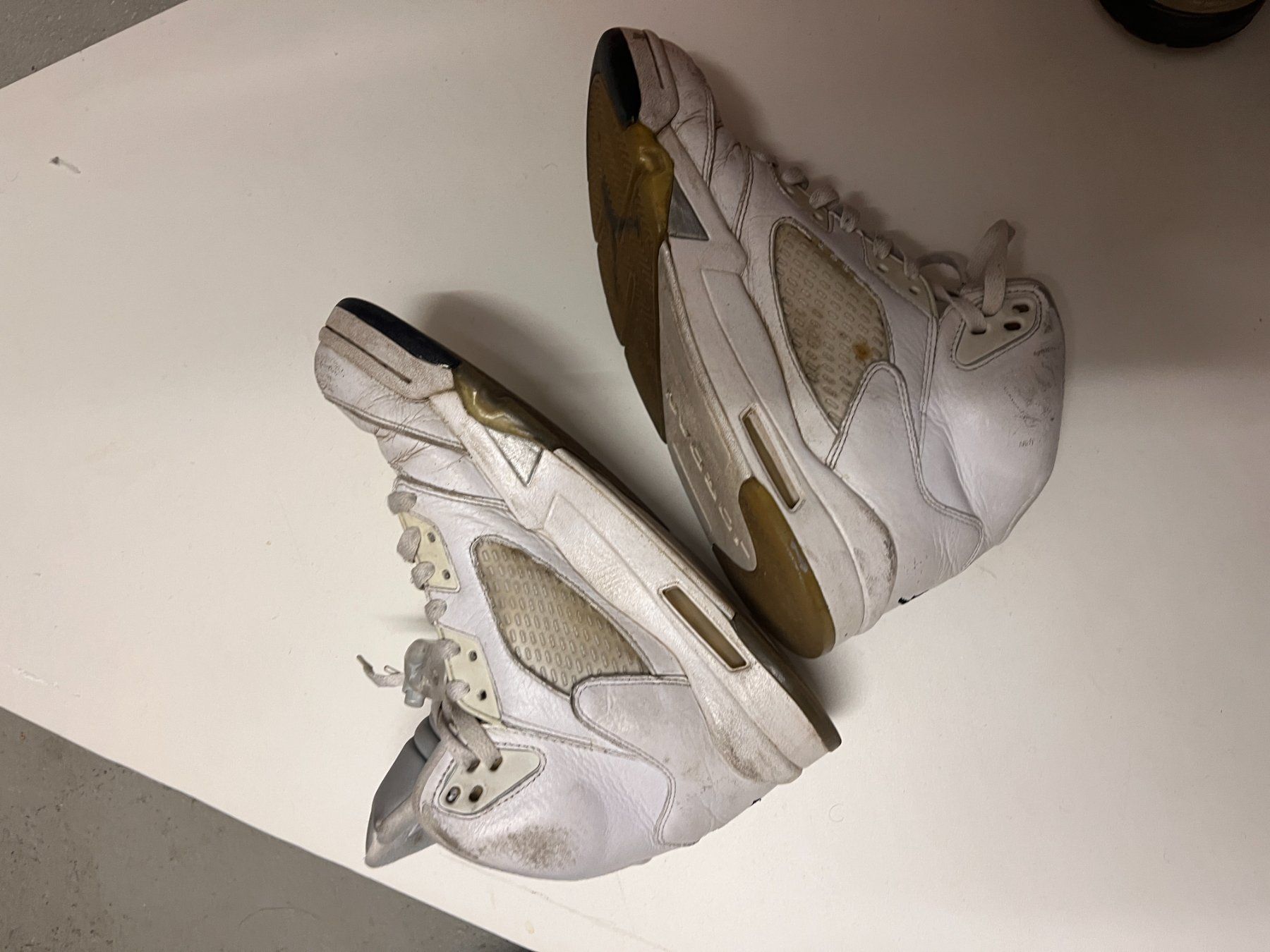 Chaussures hommes: Air Jordan 5 White Metallic – D'occasion à Jona par Humpimumpi 5