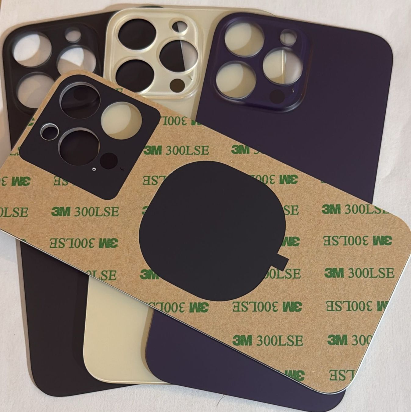 Apple Cover & Protezioni schermo: Coque arrière Iphone 14 pro max. – Nuovo e nell'imballaggio originale da Leukerbad venduto da mig_8bbp 1