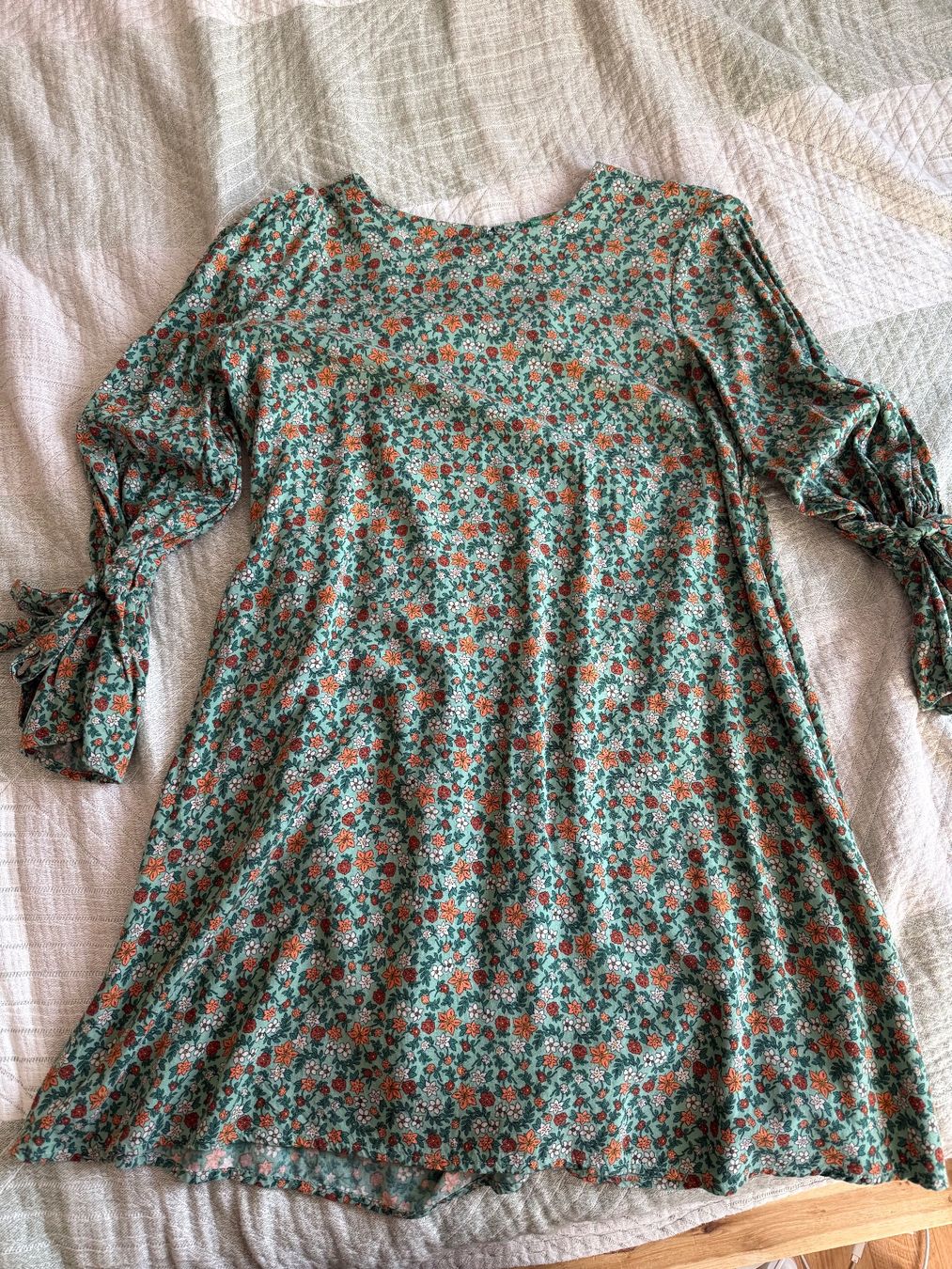 Benetton Kleider: Benetton Herbstkleid Top Zustand M – Gebraucht aus Walenstadt von nad_dm9g 1