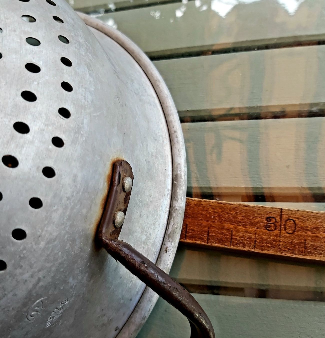 Küchengeräte: Grosses Vintage Sieb, Aluminium, 2 Griffe – Gebraucht aus Bern von aronari 4