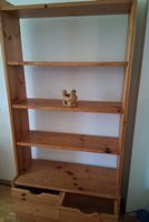 Bücherregal