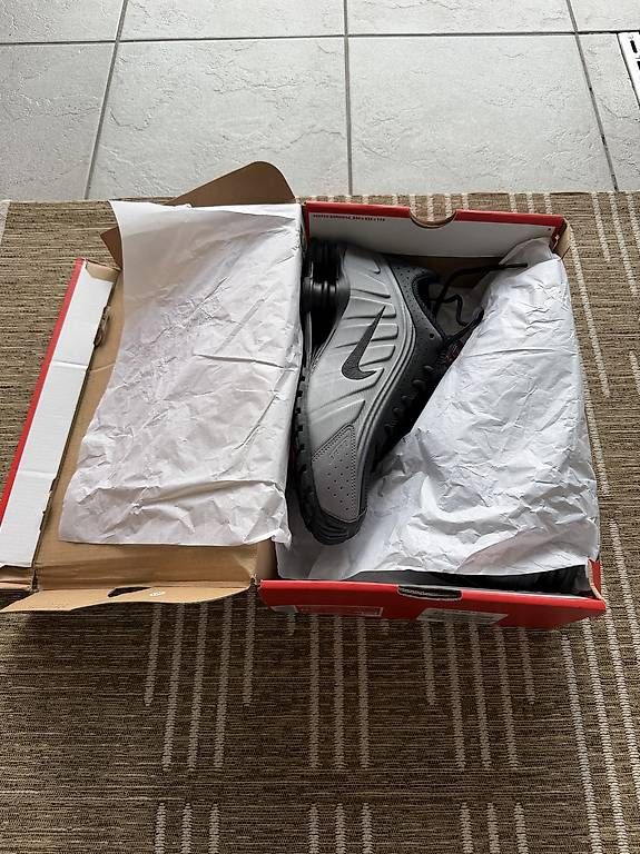 Nike Herrenschuhe: Nike Shox R4 Sneakers – Neu (gemäss Beschreibung) aus Wangen ZH von alexia022 4