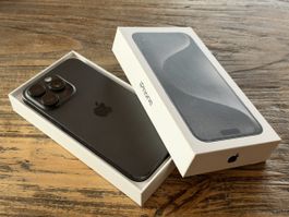 iPhone 15 Pro Max 256GB - Mai 2025