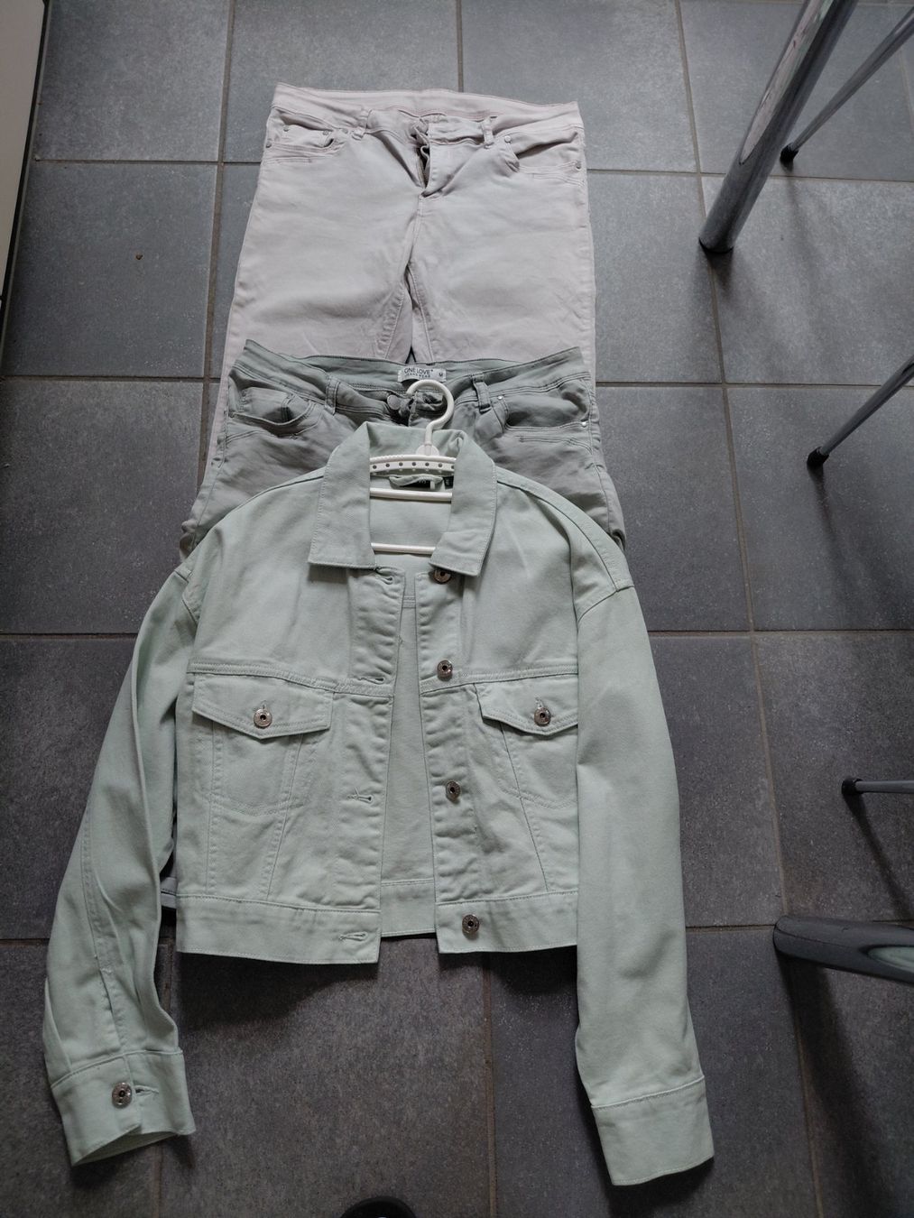 Lotti di vestiti: Damen Kleider paket gr M – Nuovo (secondo la descrizione) da Aesch BL venduto da shiva0211