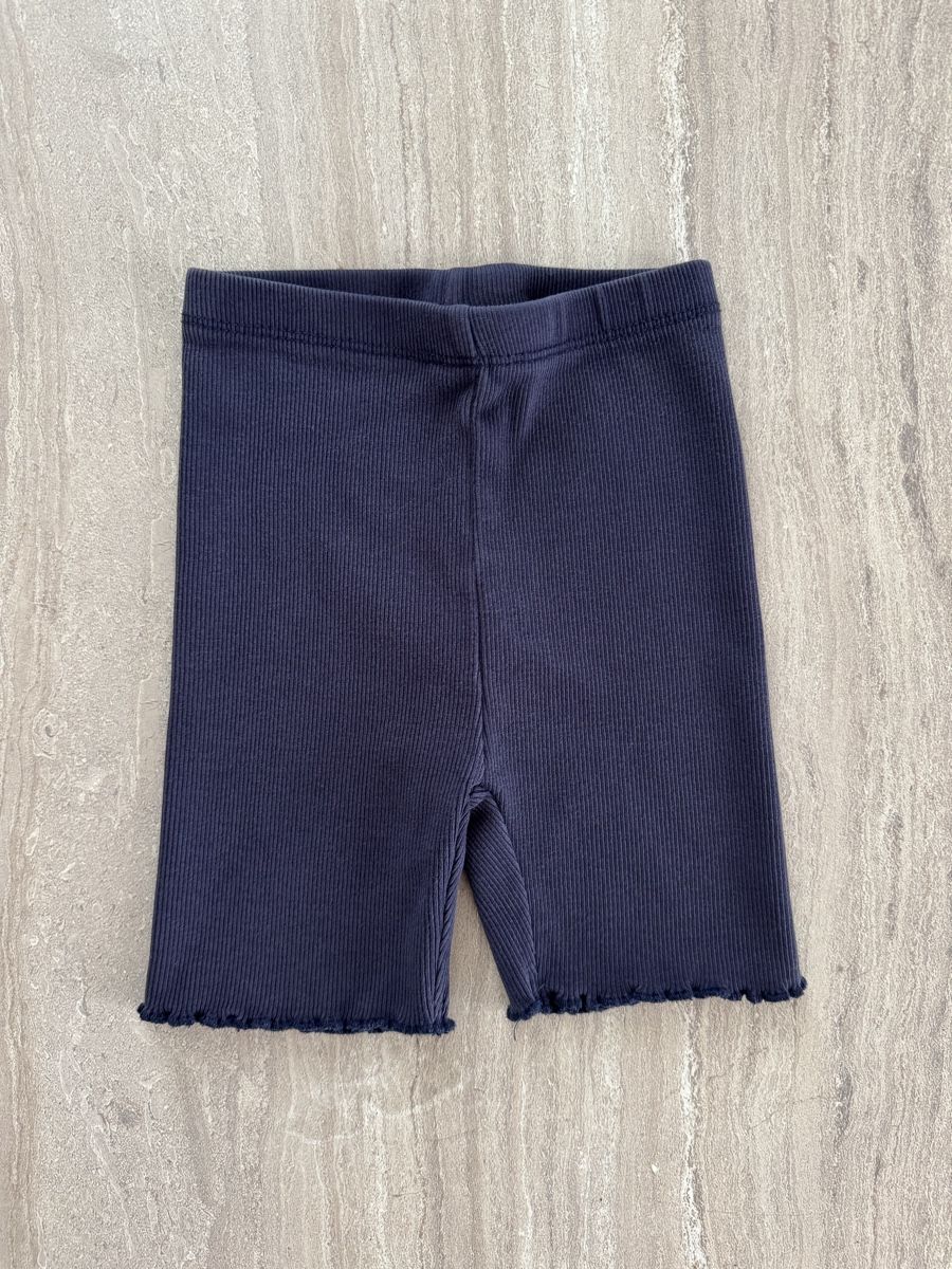 Zara Pantalons: Zara Radlerhose Dunkelblau Grösse 98 – D'occasion à Galgenen par Vintluxe