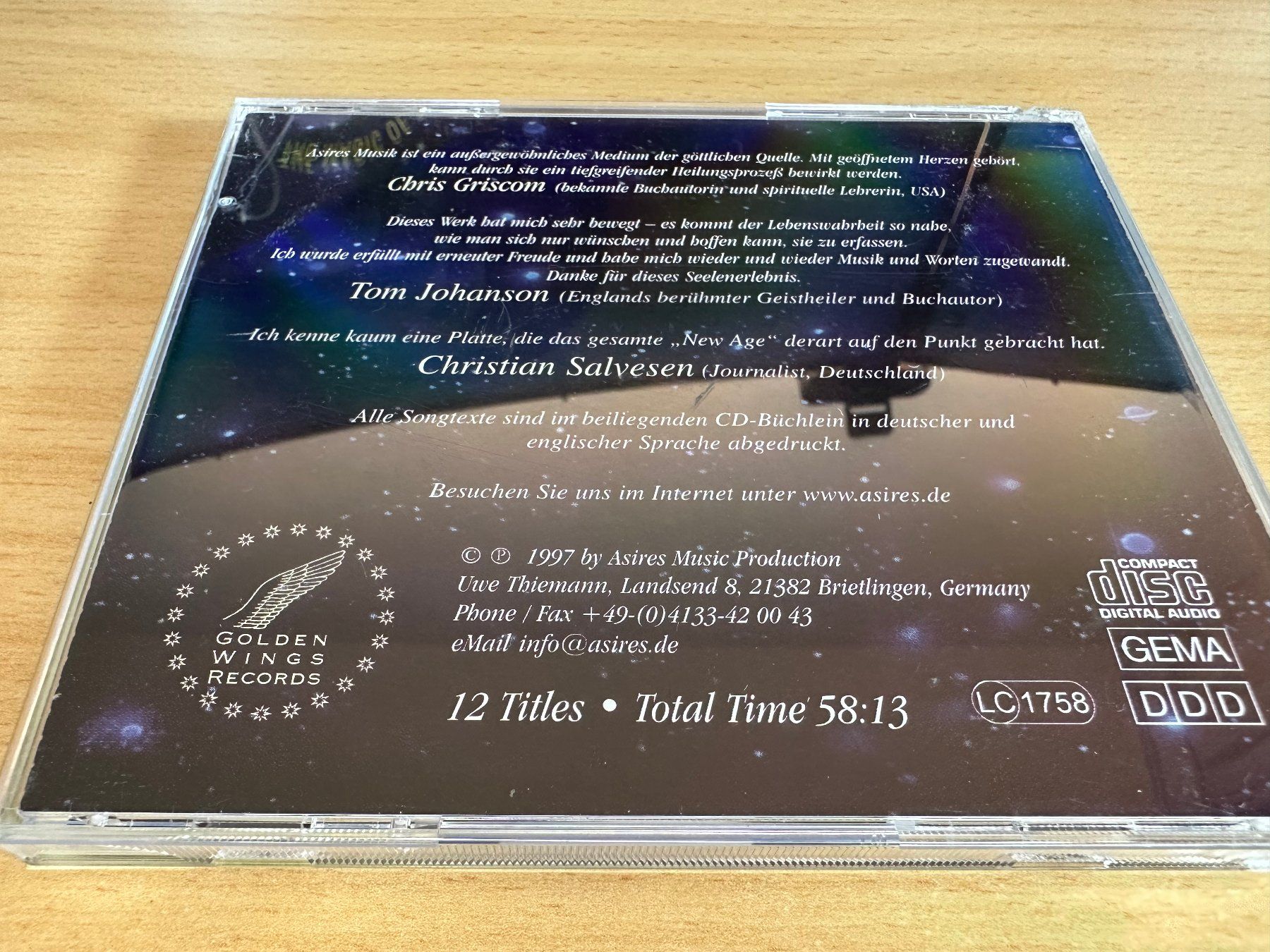 CD: Asires – There Is A Light – Usato da Rikon im Tösstal venduto da Alpenmutz 1