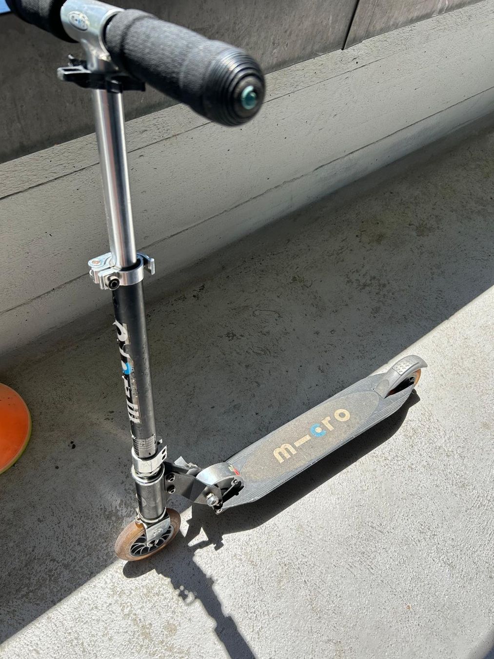 Micro Kickboard: Micro Sprite Scooter - Black – D'occasion à Cham par 9inches