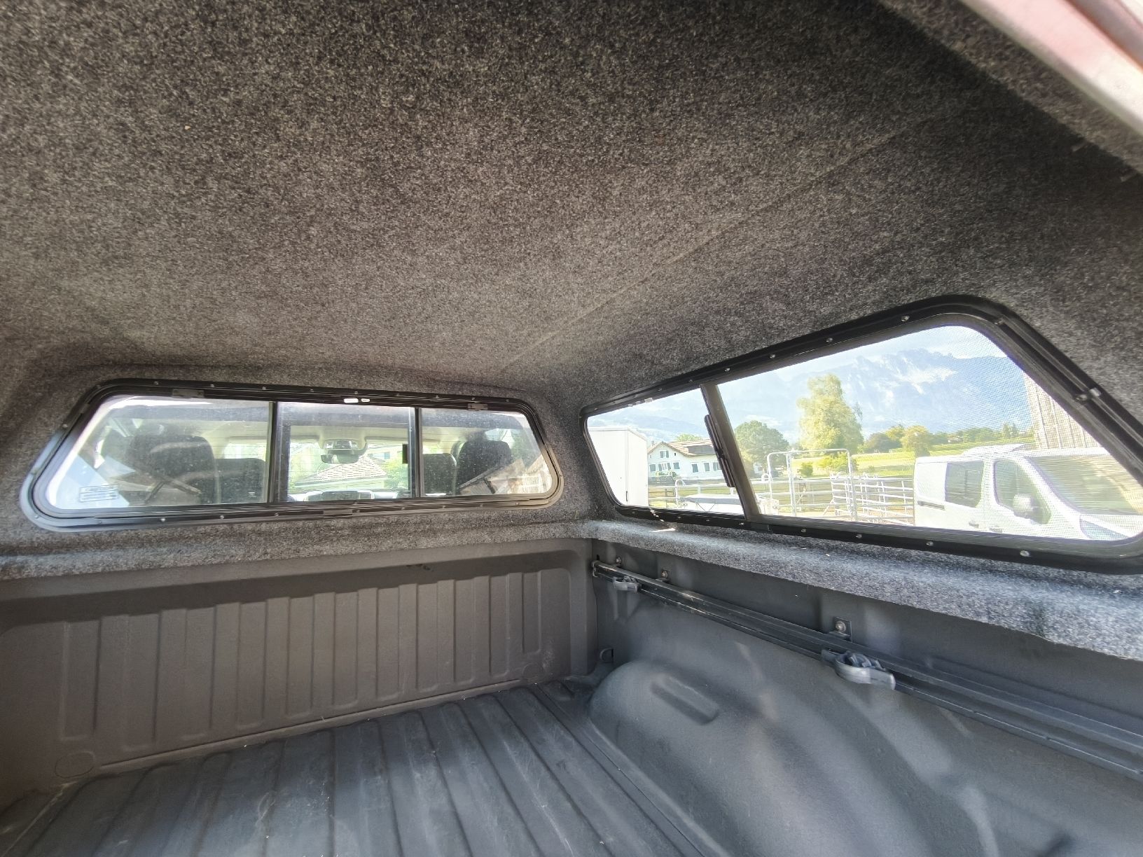 Dodge Tutti pezzi di ricambio auto: Leer Hardtop Dodge RAM, Modell 100XR – Usato da Grabs venduto da pasofisa 6