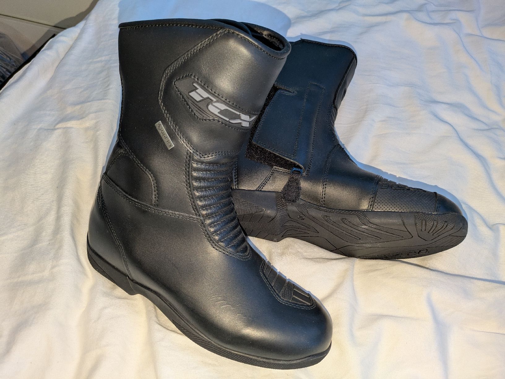 Herrenschuhe: TCX Motorradstiefel | X-Five.4 GTX | Gr. 39 – Neu und originalverpackt aus Kleinandelfingen von ginaaks