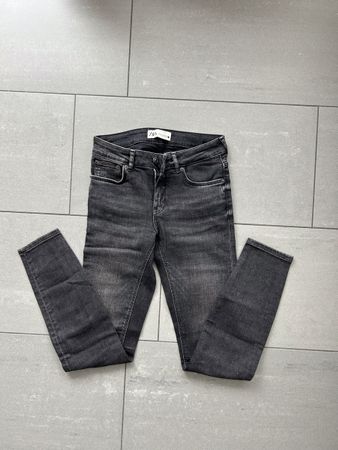 Zara Jeans neuwertig 