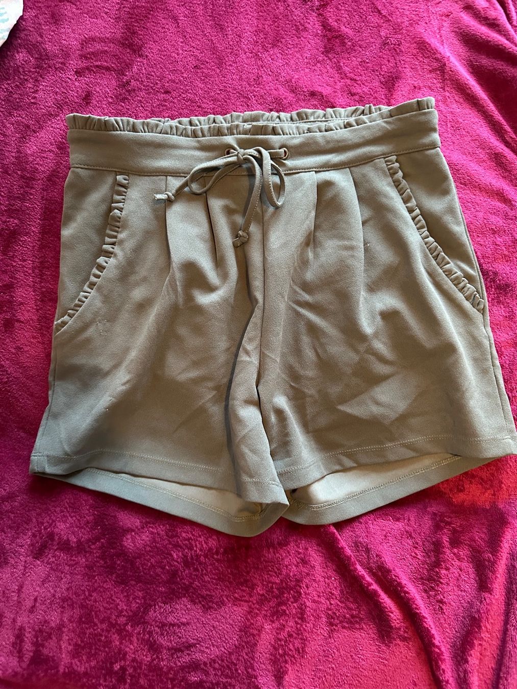 Pantaloni: Shorts  /  Grösse: S – Usato da Oberhofen Thun'see venduto da ClaudiaKelesh 1