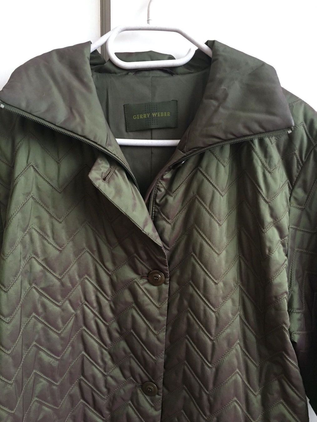 Gerry Weber Giacche: Warme grüne lange Steppjacke – Usato da Bern venduto da Smile-2707 1