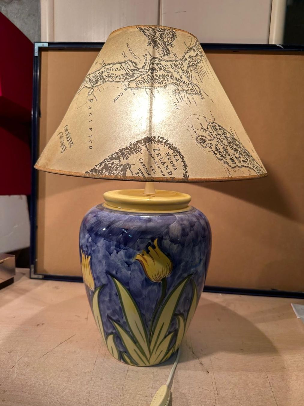 Lampade: Vintage Floral Ceramic Table Lamp, Spring Decor Ready – Usato da Lausanne venduto da vas_cdb2