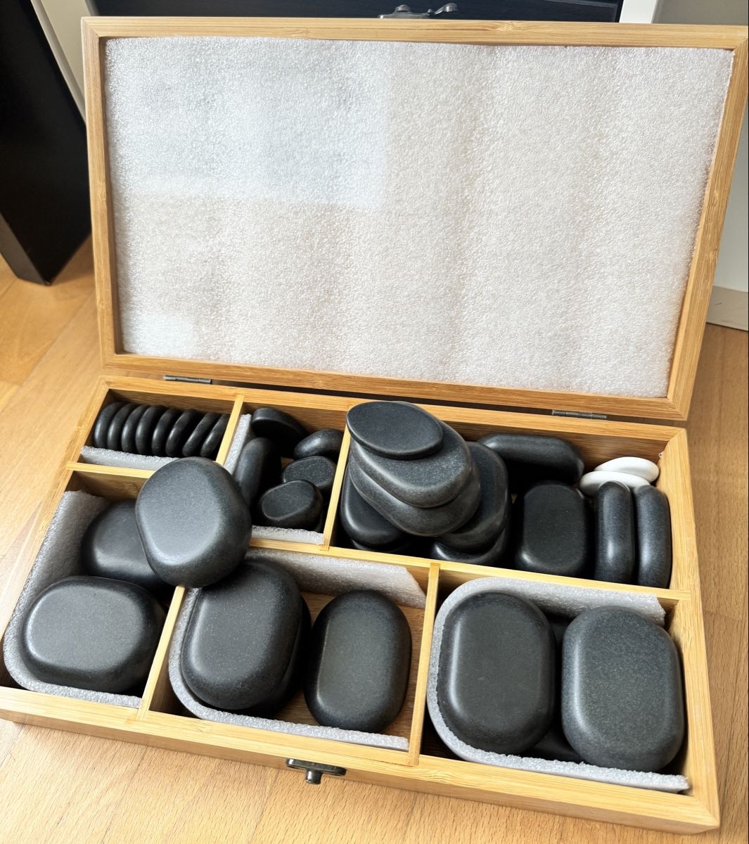 Dispositivi per massaggi: Hot Stone de Luxe Set 49 Teilig – Usato da Meilen venduto da Shadow80 3