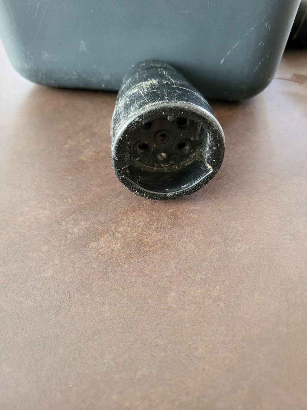 Spine: 380 V Stecker weiblich – Usato da Rifferswil venduto da Jchb 2