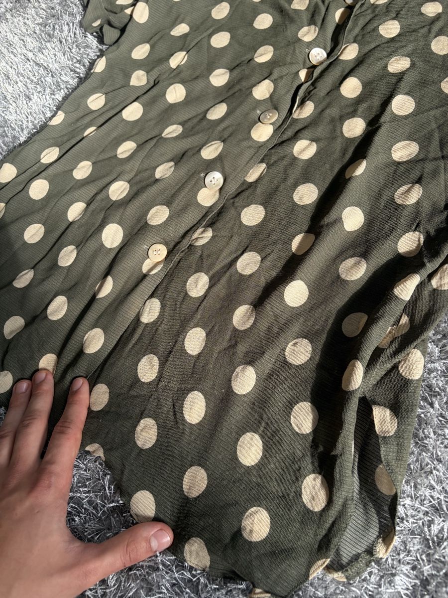 Givenchy Camicette: Vintage Givenchy En Plus Polka Dot Shirt  – Usato da Brislach venduto da edu_t6pq 2