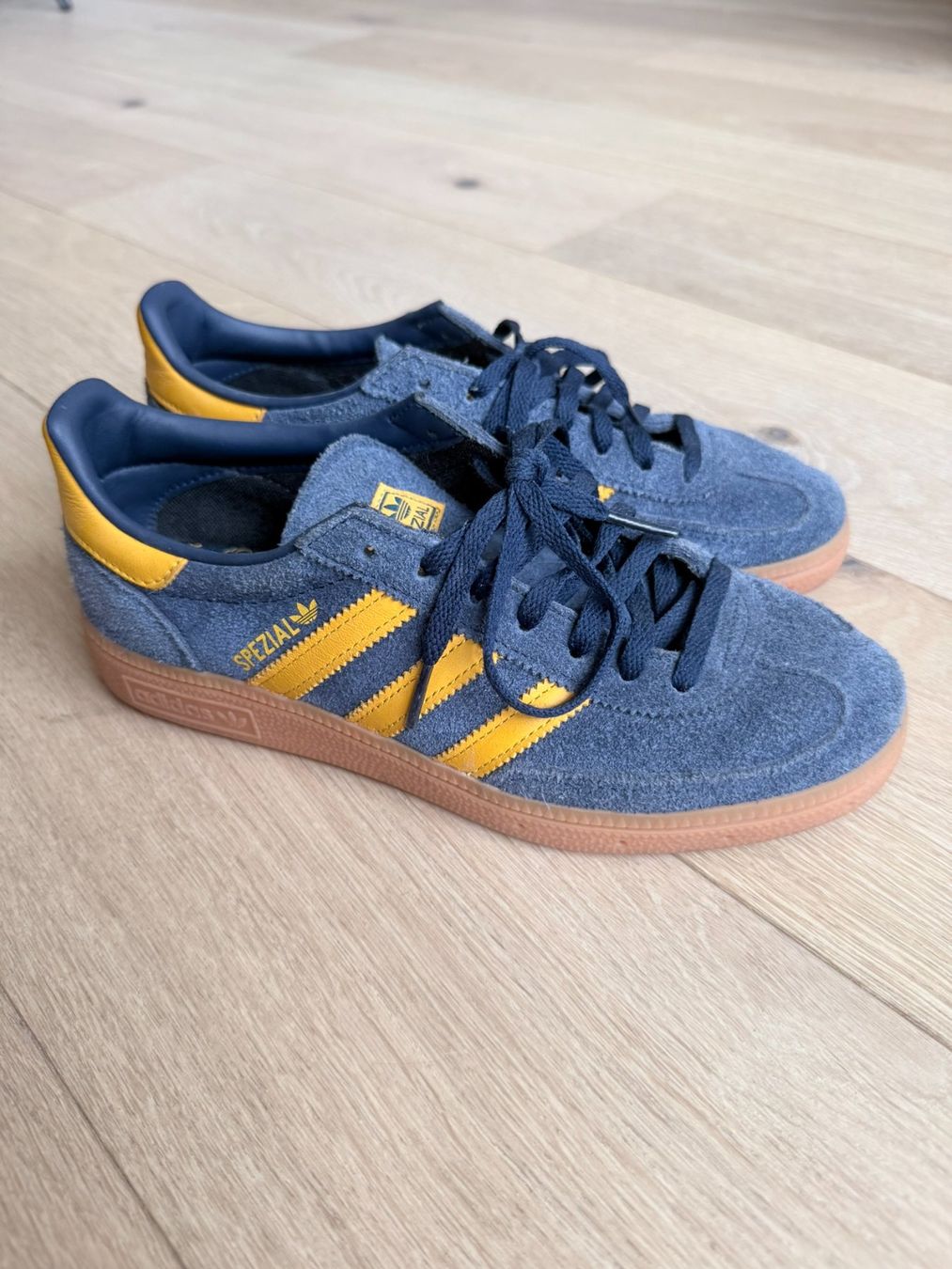 Adidas Damenschuhe: Adidas shoes Spezial – Gebraucht aus Bulle von sop_ct6x