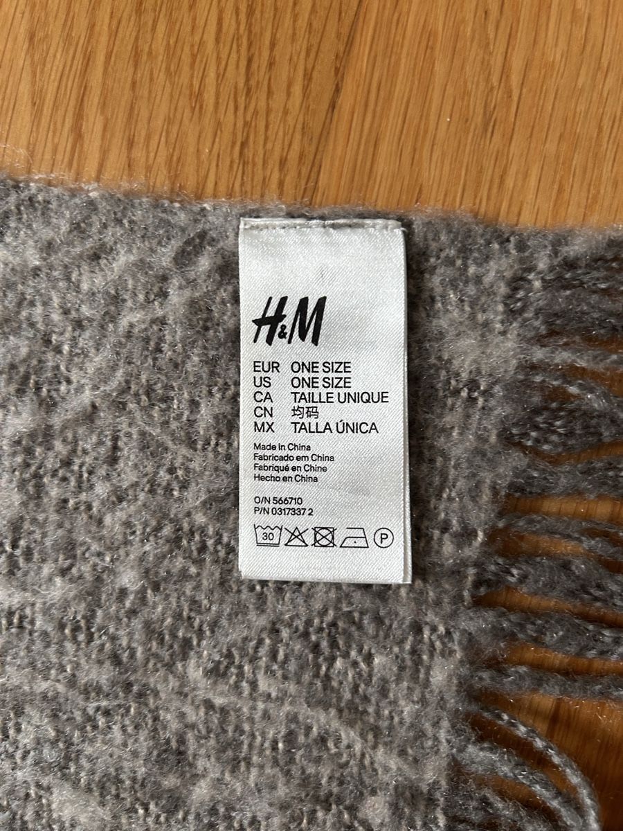 H&M Foulards, Tücher & Schals: Karierter Winterschal von H&M – Gebraucht aus Mels von jas_7bjl 2