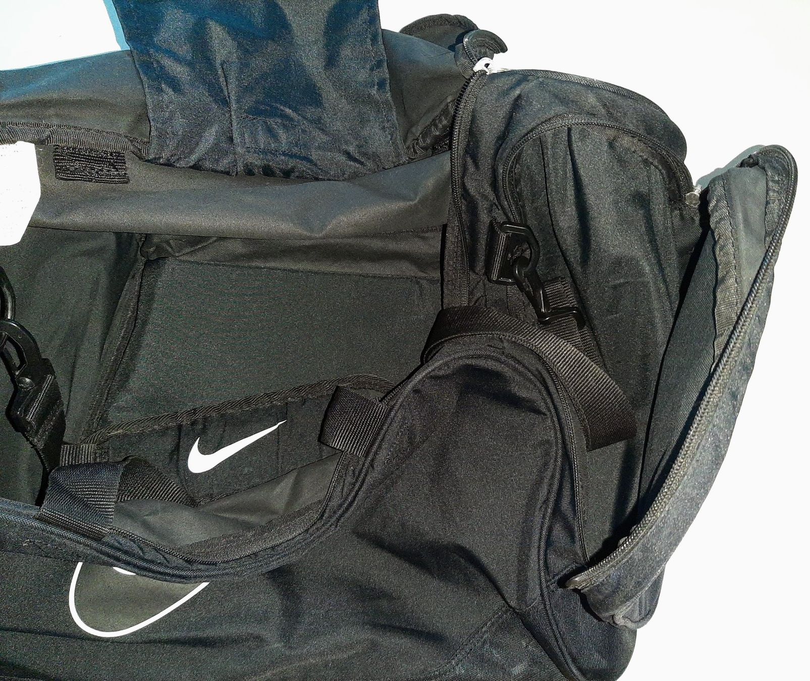 Nike Borse: Sporttasche NIKE schwarz – Usato da Zürich venduto da Zurich 1