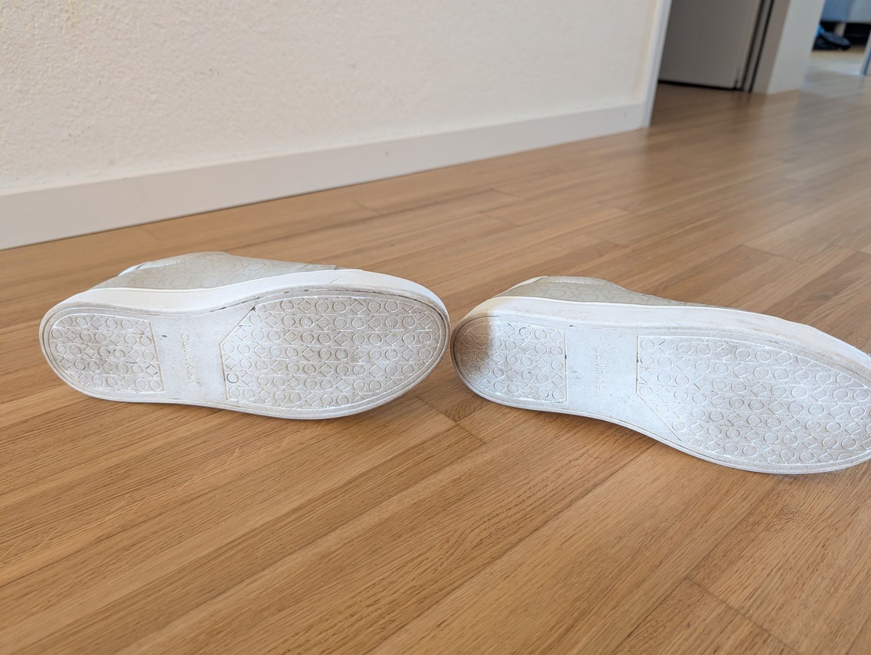 Calvin Klein Scarpe da donna: Calvin Klein Cupsole Mono Sneakers – Usato da Männedorf venduto da kar_g9nl 4