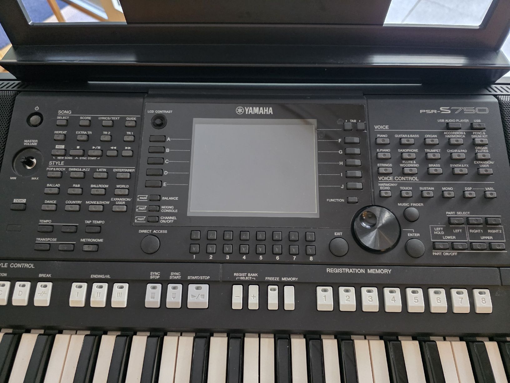 Yamaha Strumenti musicali: Yamaha PSR-S750 Keyboard – Usato da Zwingen venduto da Vader. 2