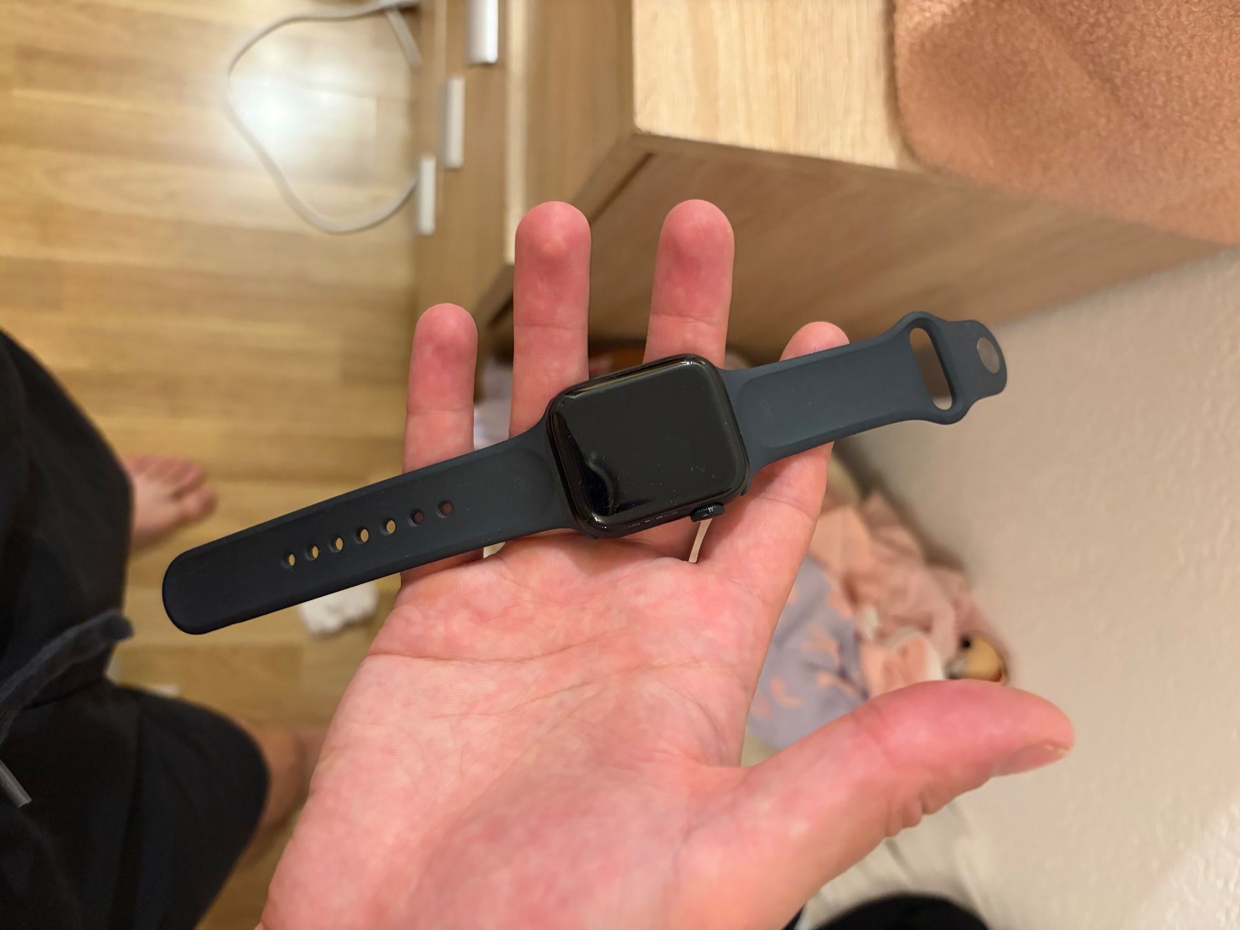 Apple Smartwatch: Apple Watch SE 40mm Midnight Aluminium Case GPS – Neuf (Voir description) à Zermatt par Sowwer 1