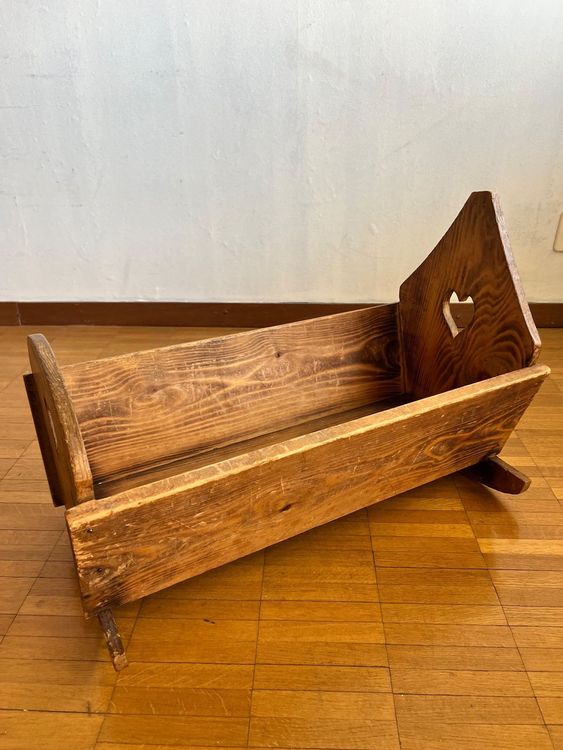 Berceau De Poupée En Bois Vintage – Années 1950 – À Roulettes