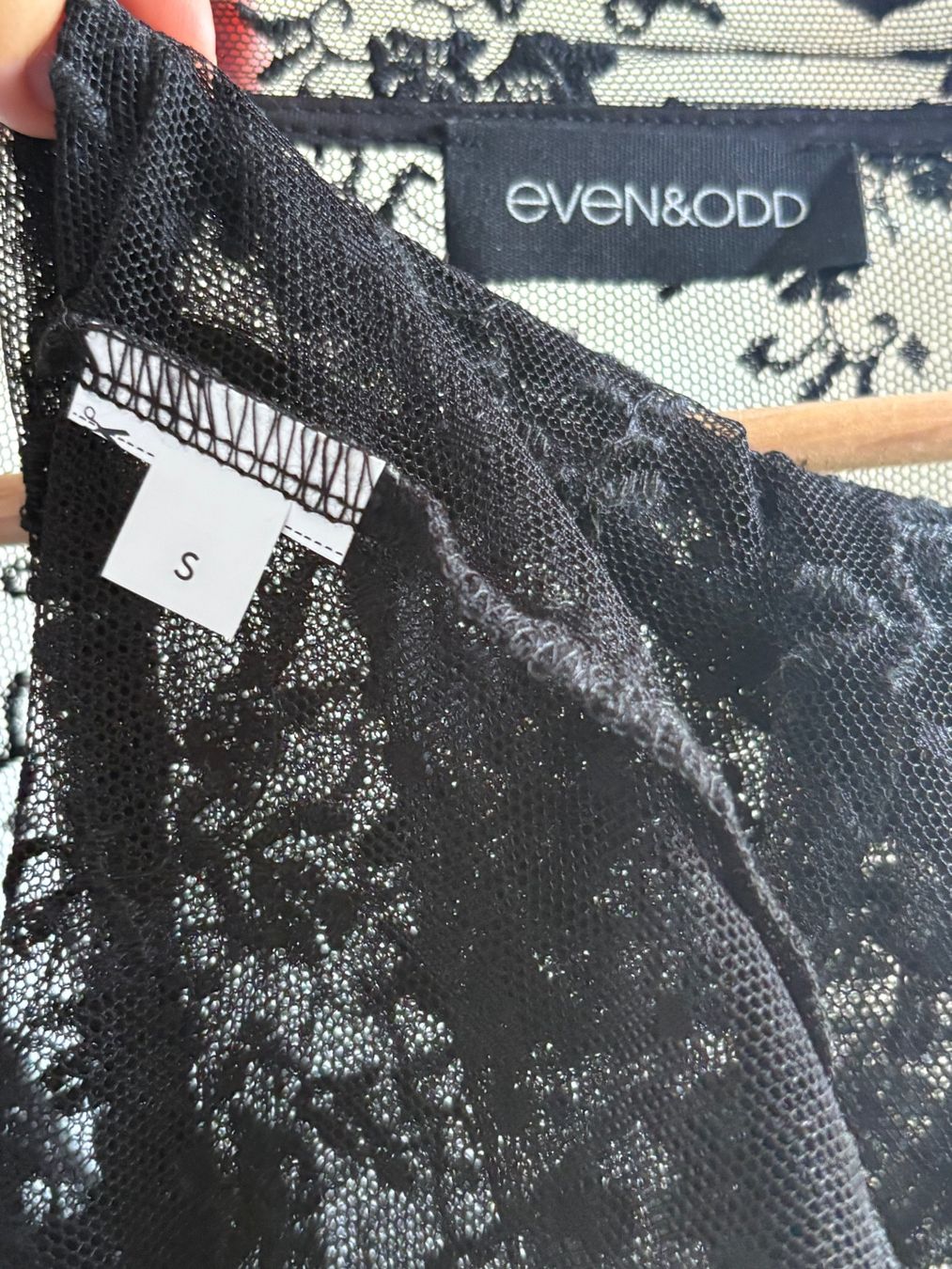 Camicette, T-shirt & Top: schwarze Bluse mit kleinen Blumen – Usato da Zürich venduto da bbbggg 2