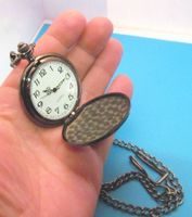 Taschenuhr schwarz, hochglänzend mit Kette