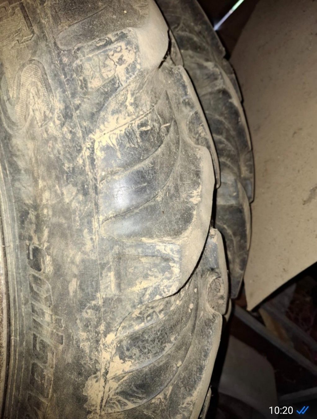 Taurus Pneus & Roues: Traktor Doppelrad 230/95 R36 – D'occasion à Beinwil SO par bas_dgy2 2