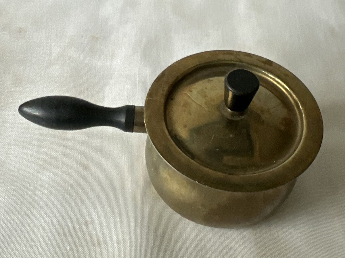 Pfannen: Antikes Messing-Pfännchen mit Deckel, Durchmesser ca.  7cm – Gebraucht aus Zürich von Chaeffeler 1