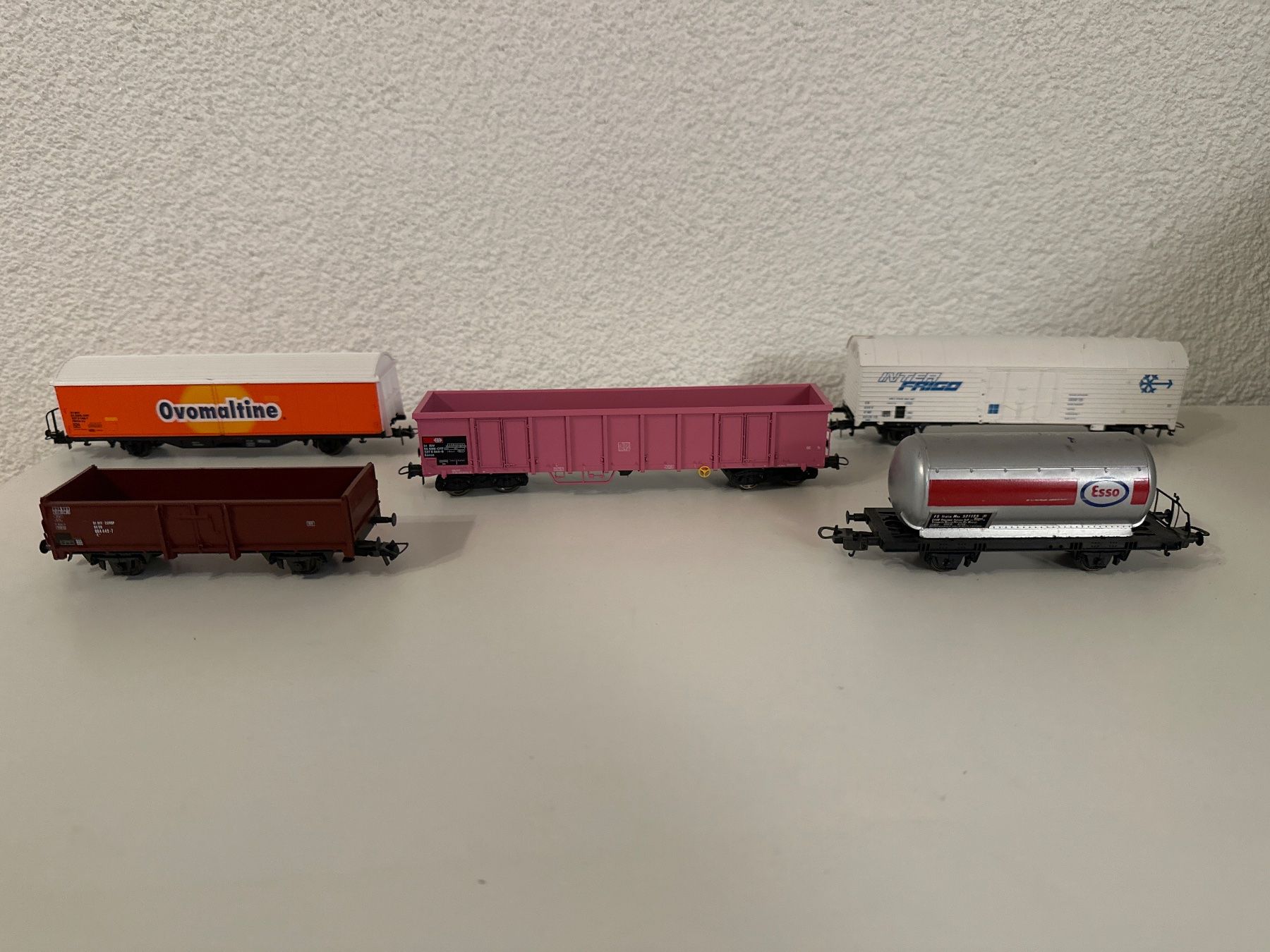 Modelleisenbahnen: 5 Modellbahn Waggons – Gebraucht aus Bülach von Jubet