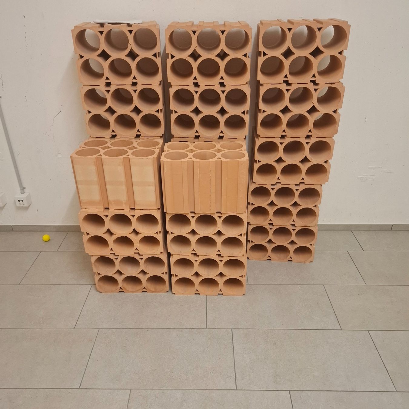 Scaffali: Weinlagerstein aus Ton – Usato da Bonstetten venduto da Theo75